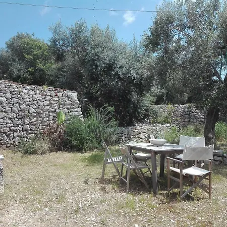 Trullo Nicola كاسترينيانو دل كابو